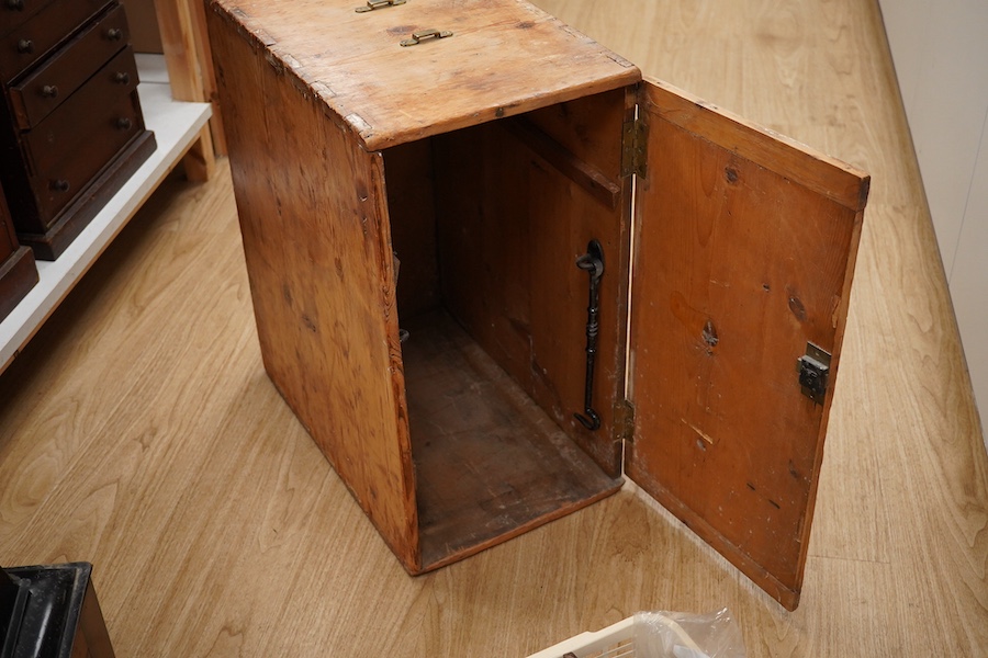 A mahogany and brass magic lantern in pine box, and a quantity of magic lantern slides by Primus, etc. Condition - poor to fair.